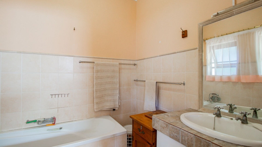 4 Bedroom Property for Sale in Stilbaai Oos Western Cape
